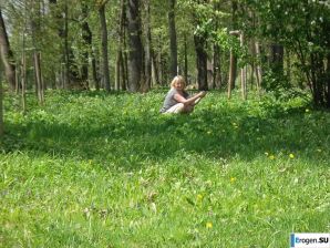 Грудастая и бородач. Эскиз 36