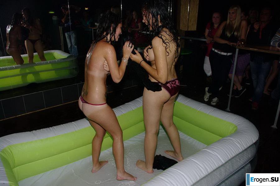 Striptease at the Czech club. Photo 25
