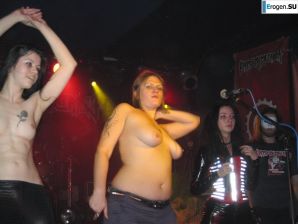 Tits and some pussies at rock concerts. Part 2. Thumb 11