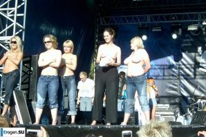 Tits and some pussies at rock concerts. Part 2. Thumb 18