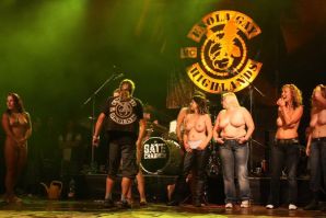 Tits and some pussies at rock concerts. Part 3. Thumb 22
