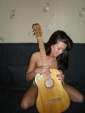 Guitarist 2. Thumb 21