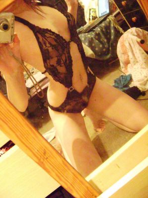 Selfshot сисястой кошечки. Эскиз 10