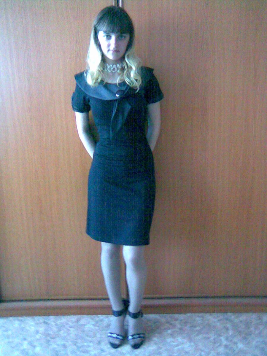 A lover of taking photos of herself on the phone. Part 2. Photo 41