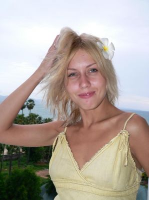 Блондинистая жена. Эскиз 1