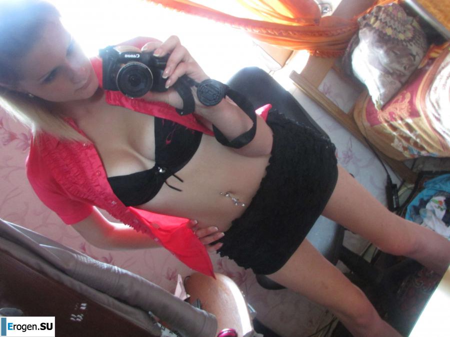 Девочка любит фотографировать свою киску. Слайд 28
