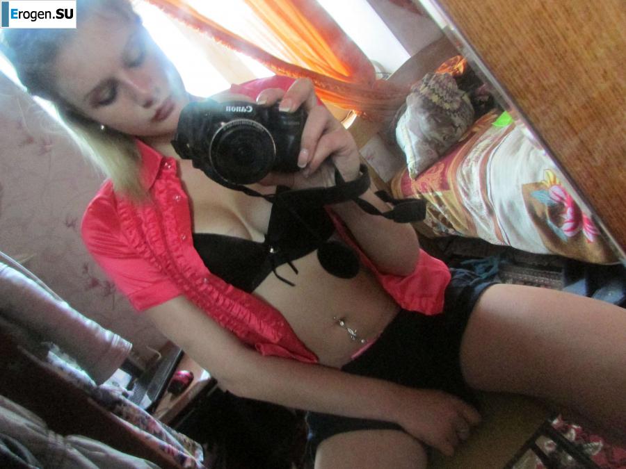 Девочка любит фотографировать свою киску. Слайд 33