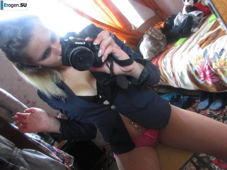 The girl loves to photograph her pussy. Part 2. Photo 39