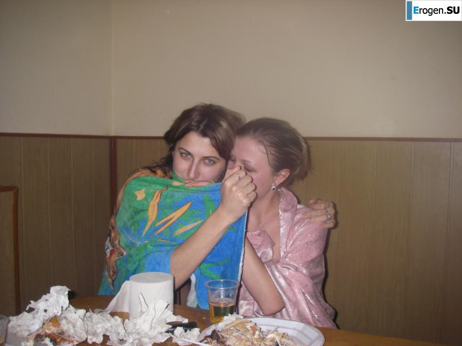 Girlfriends at a Bachelorette Party. Photo 20