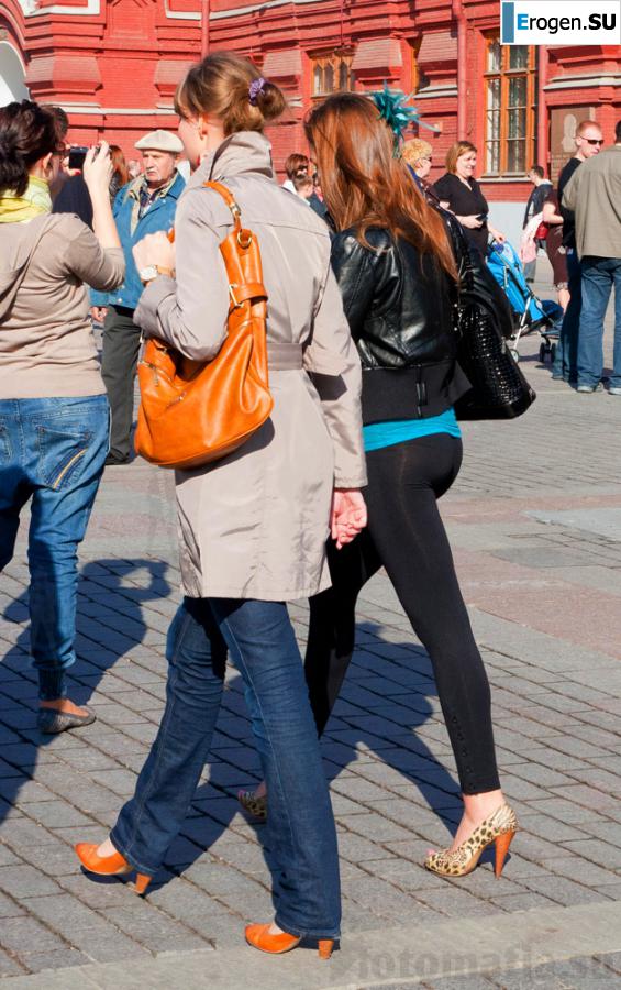 Some more girls in leggings. Photo 33