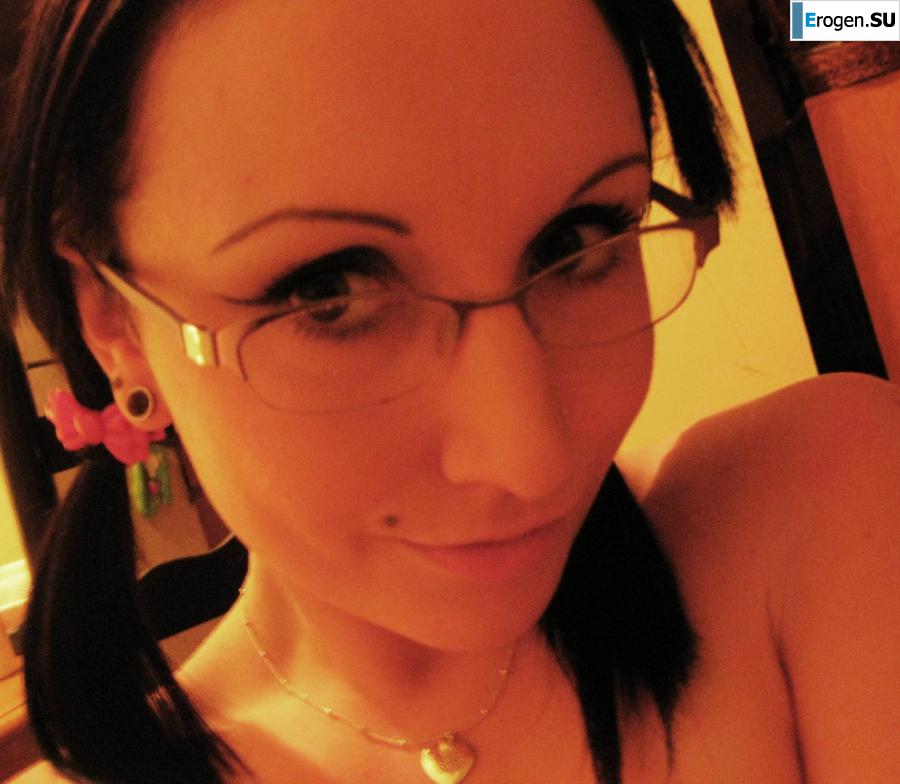 bespectacled self-album. Photo 26