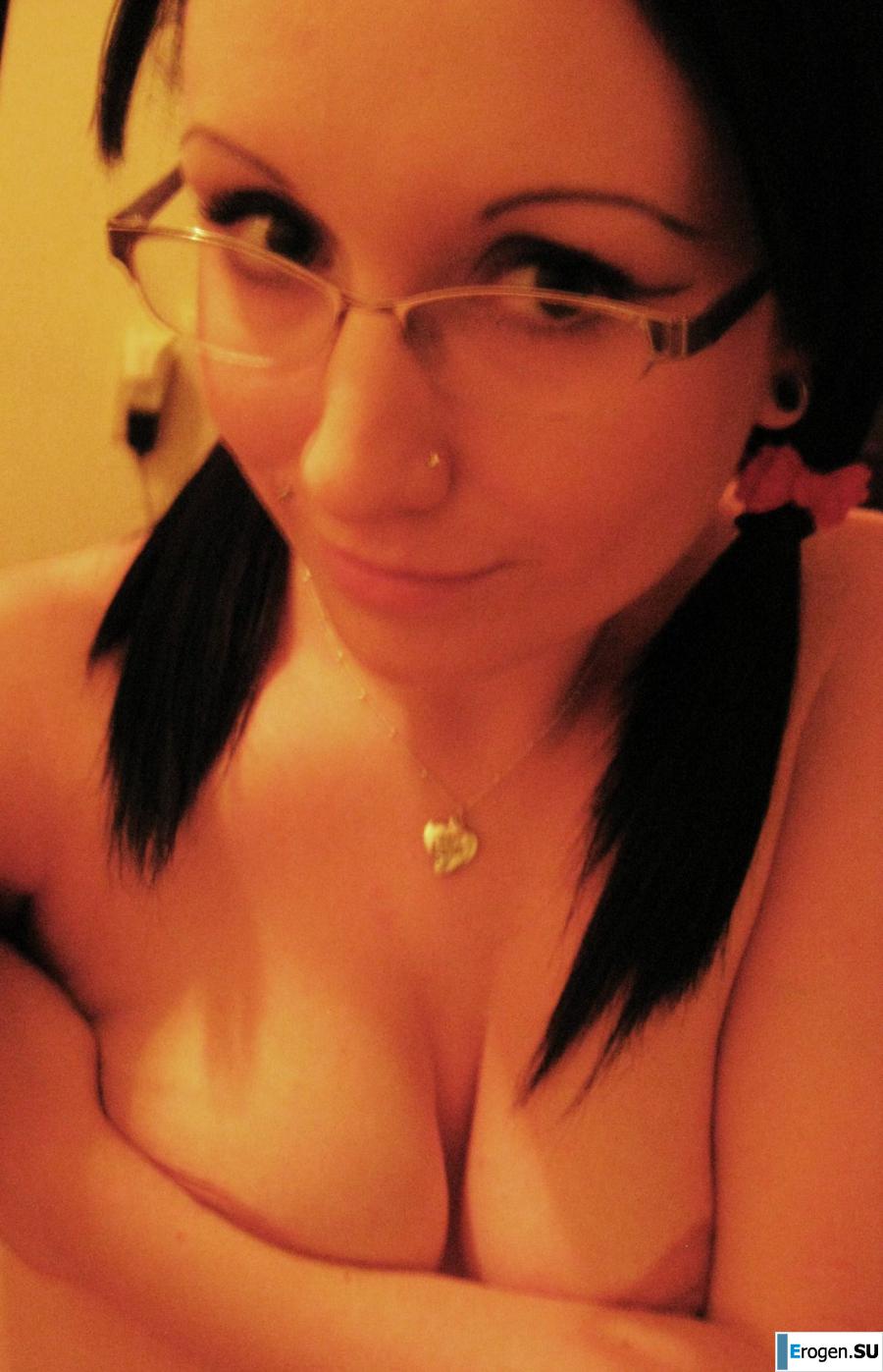 bespectacled self-album. Photo 28