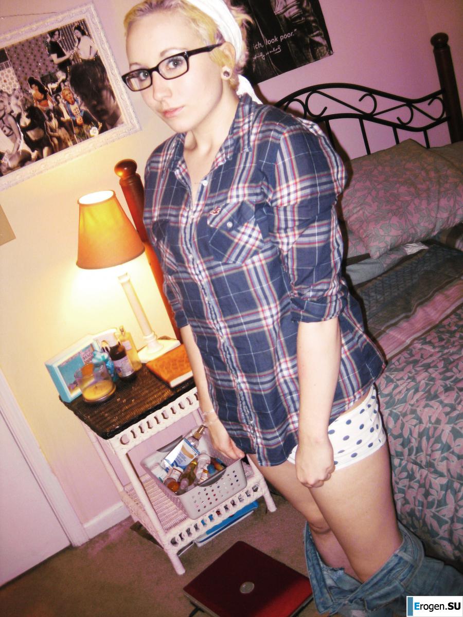 bespectacled self-album. Photo 8