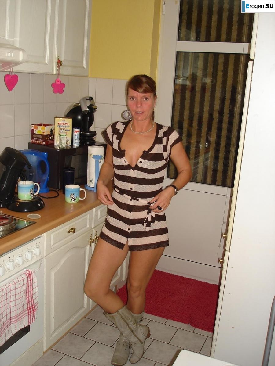 Helga, husband and girlfriends. Photo 17