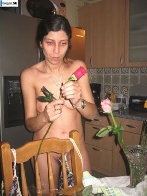 Скромненько позируем. Эскиз 51