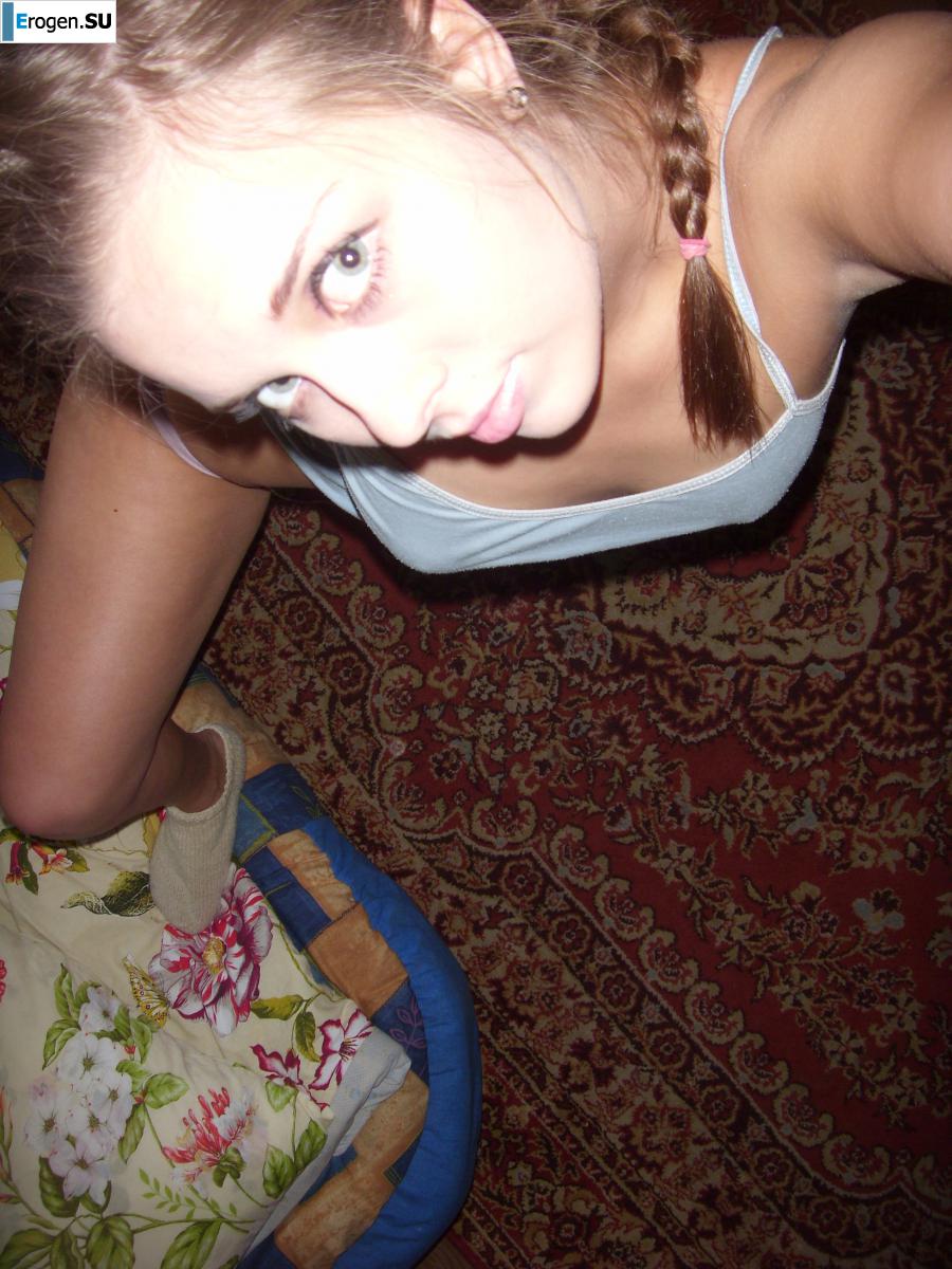 Selfies of a young artist. Photo 37