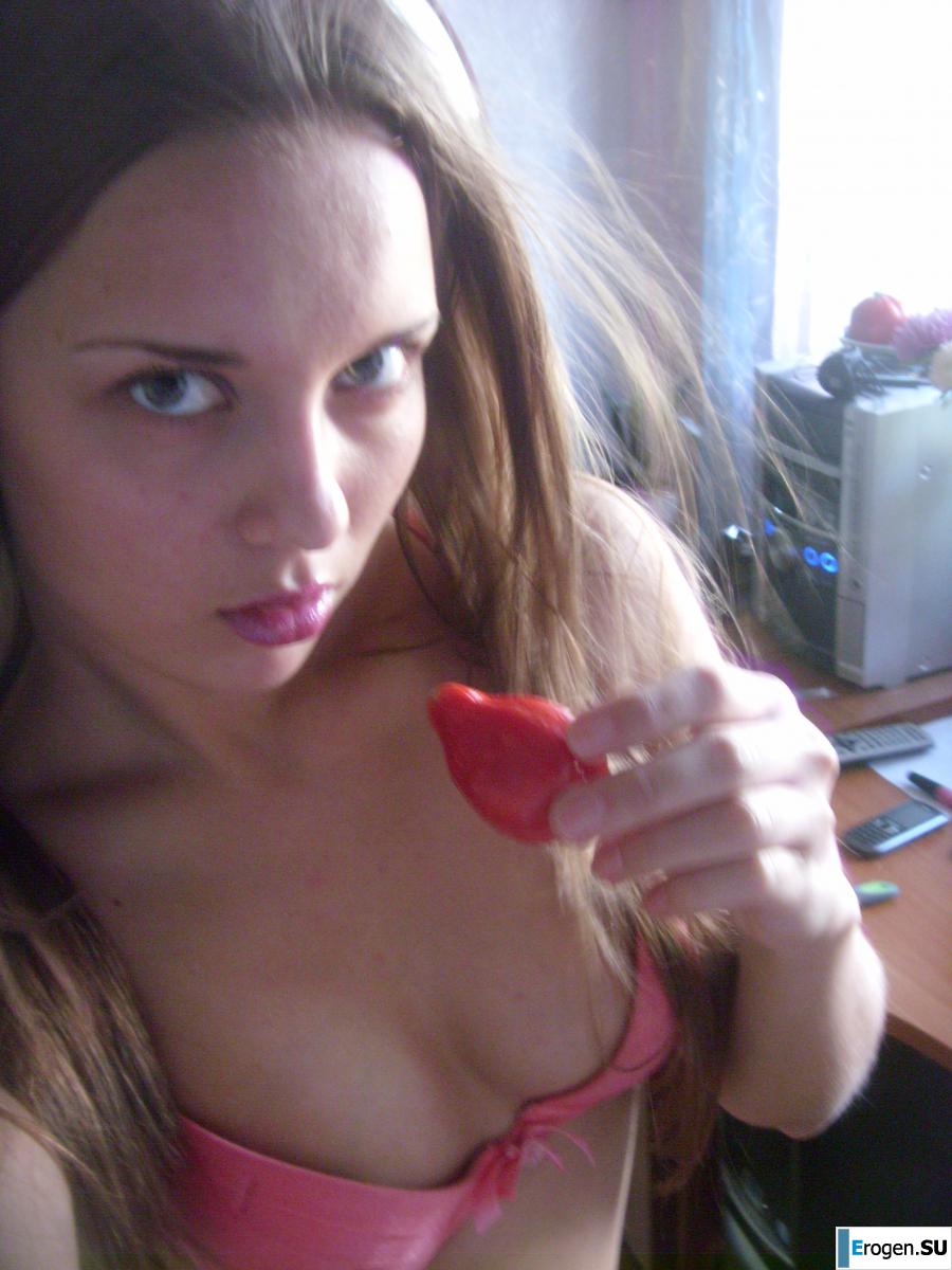 Selfies of a young artist. Photo 7