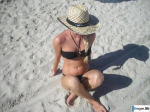 We]'re fooling around at the resort. Thumb 53