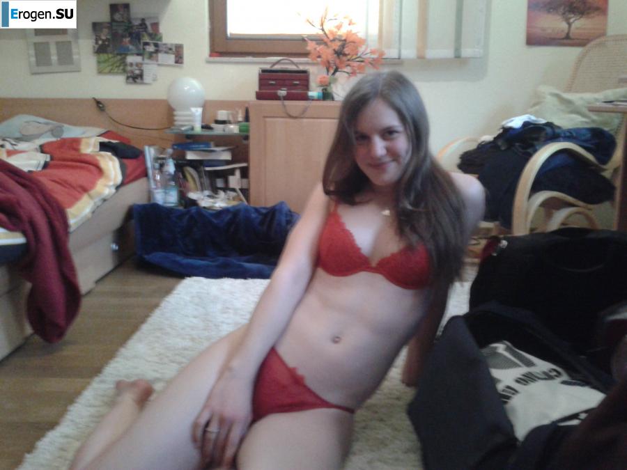 Naked German Girl. Photo 10
