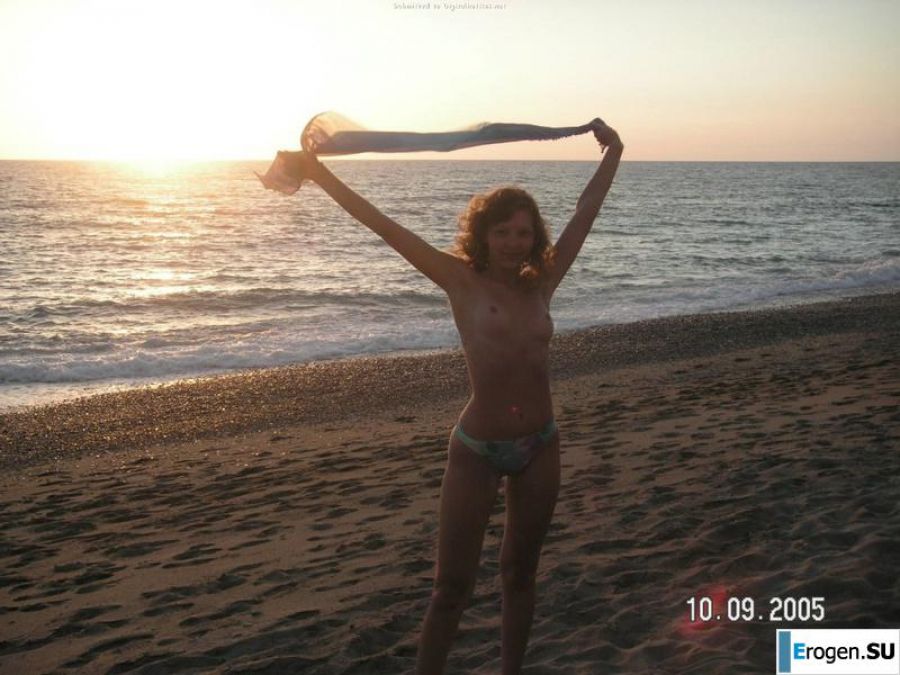 Russian girls undress. Photo 60