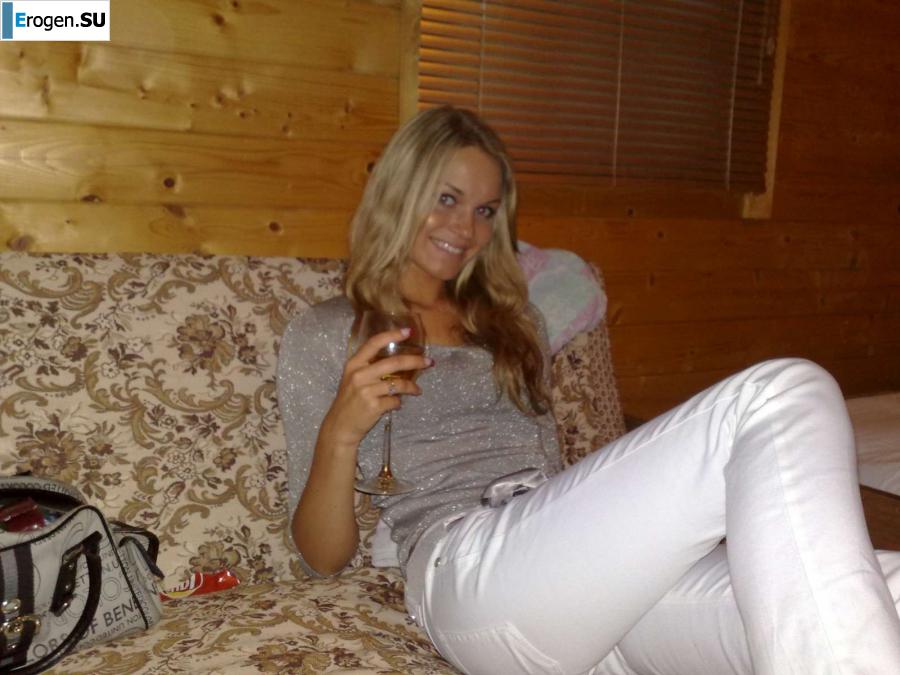 18 years old . Photo 30