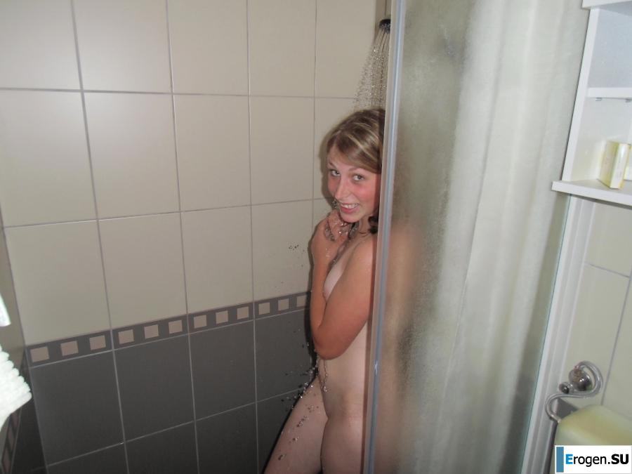 Naked in the bathroom. Photo 53