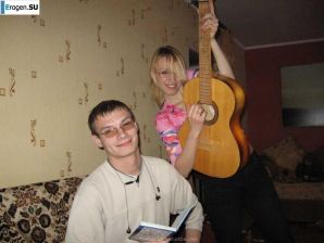 вечеринка студентов на хате. Эскиз 10