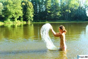 naked girls on the lake. Thumb 34