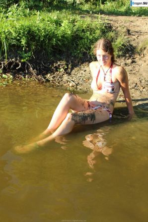 naked girls on the lake. Part 2. Thumb 12