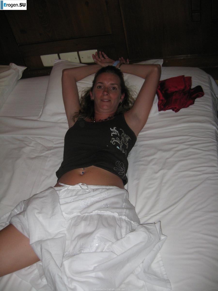 tans naked. Photo 18