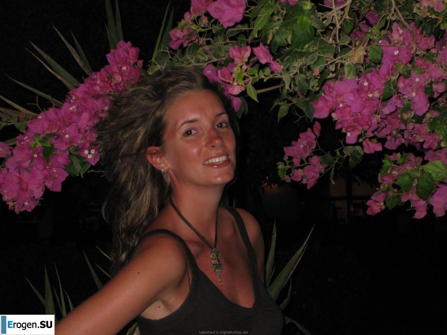tans naked. Photo 5