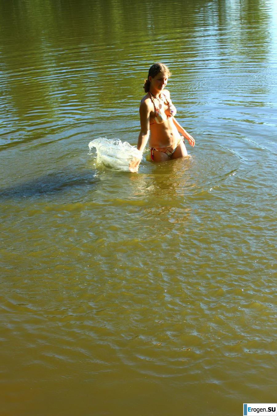 naked girls on the lake. Part 8. Photo 4