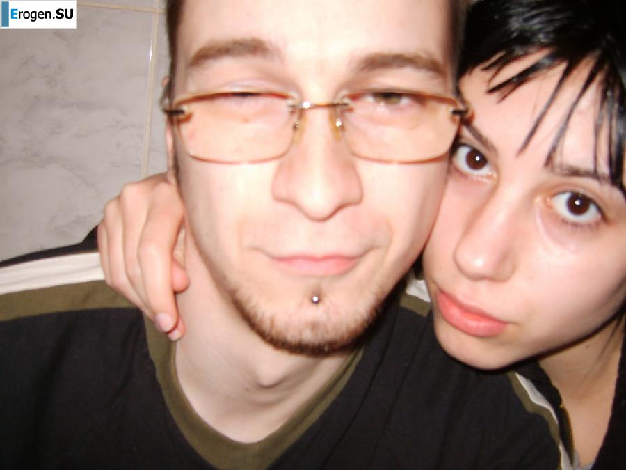 slightly gothic couple. Photo 8