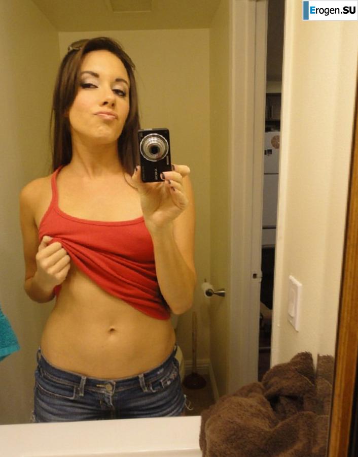 striptease in front of the mirror. Photo 49