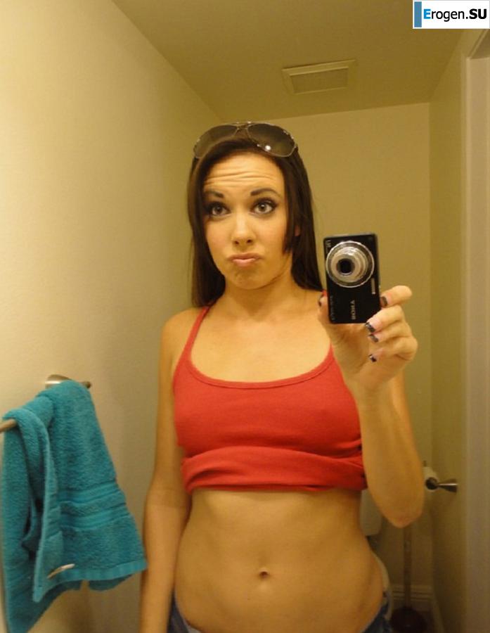 striptease in front of the mirror. Photo 50