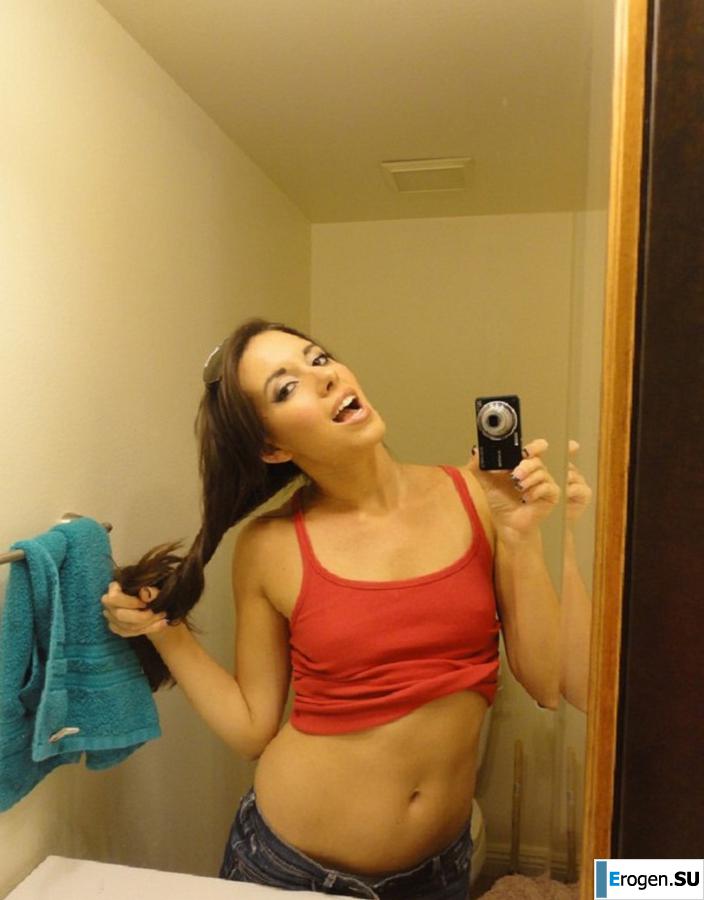 striptease in front of the mirror. Photo 53