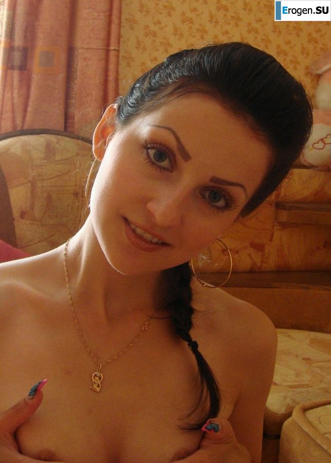 sultry sexy brunette. Photo 6