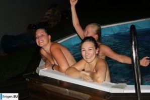naked chicks in the pool. Thumb 32