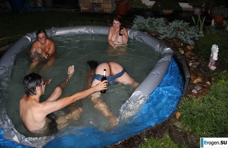 naked chicks in the pool. Part 2. Photo 21