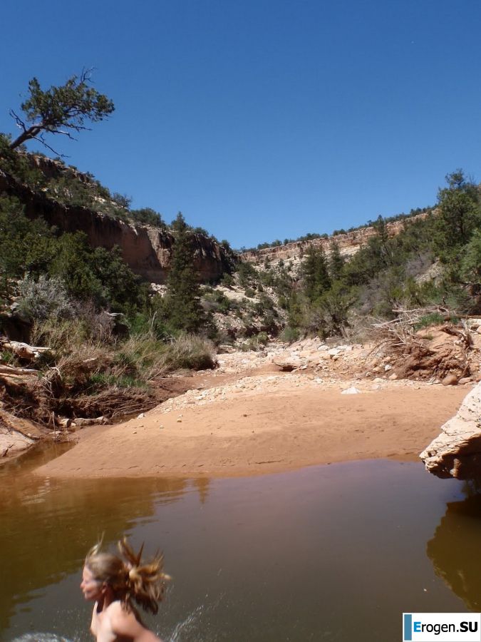 crazy girls in the canyon. Photo 11