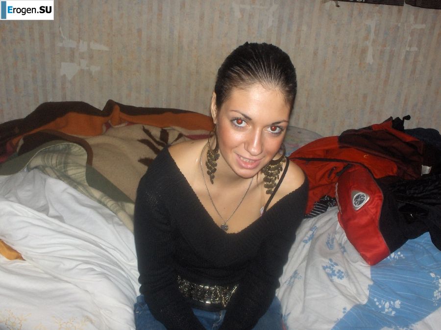 moody striptease without a single smile. Photo 42