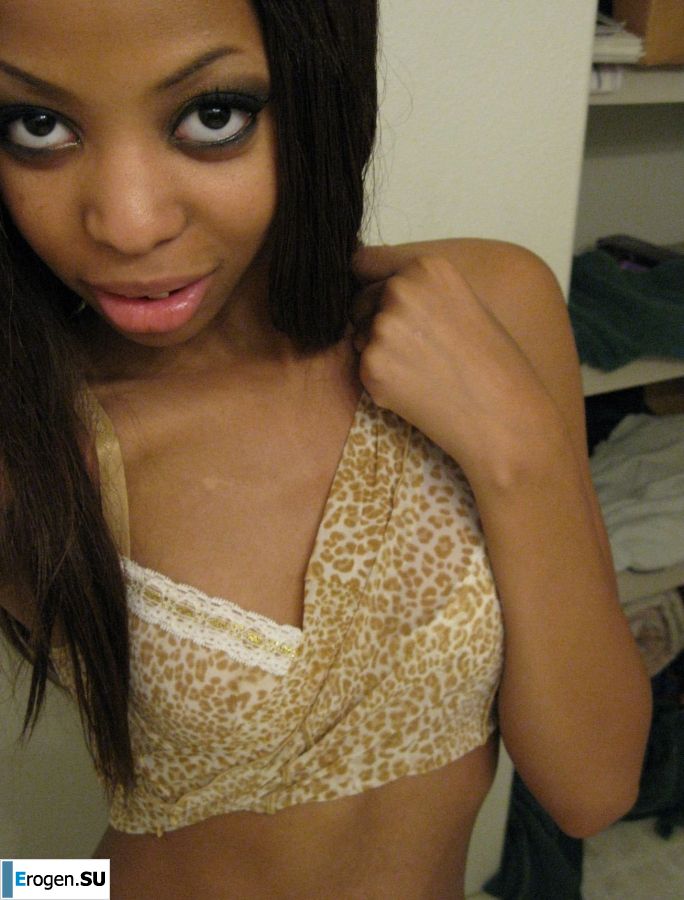 selfie of a naked black woman. Photo 23