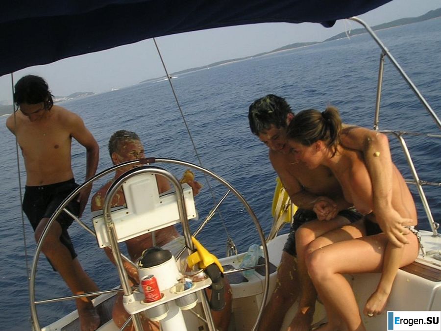 party with heifers on a yacht. Photo 32