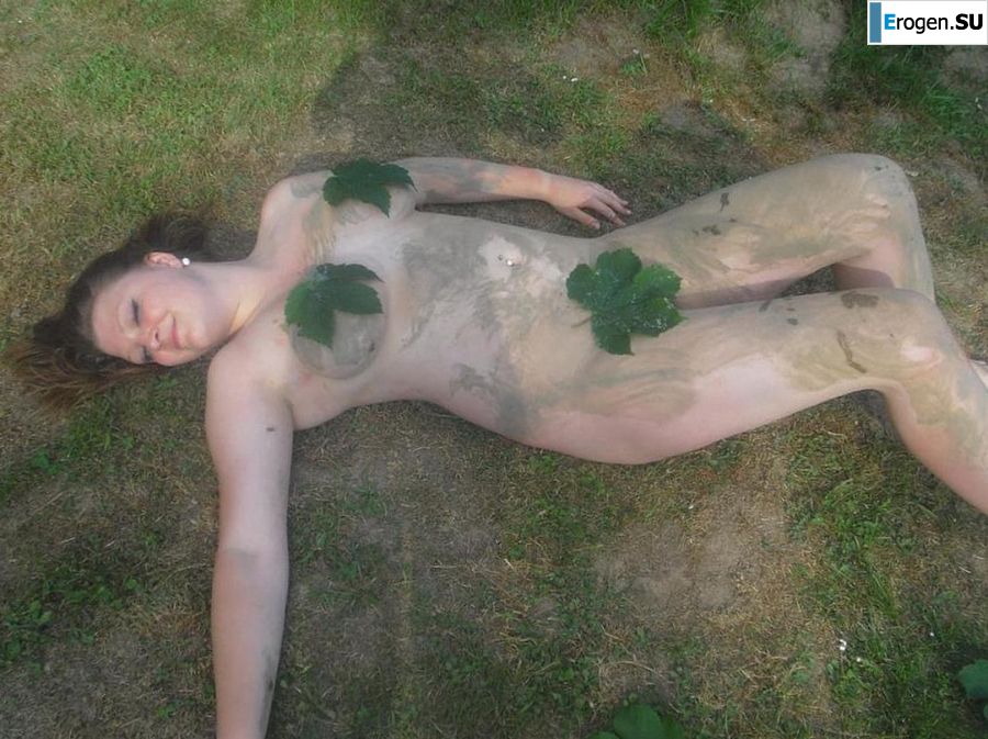lesbians in the camp. Photo 36