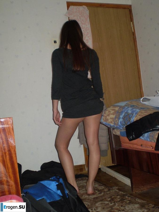Classical nudity on the background of the carpet. Photo 7