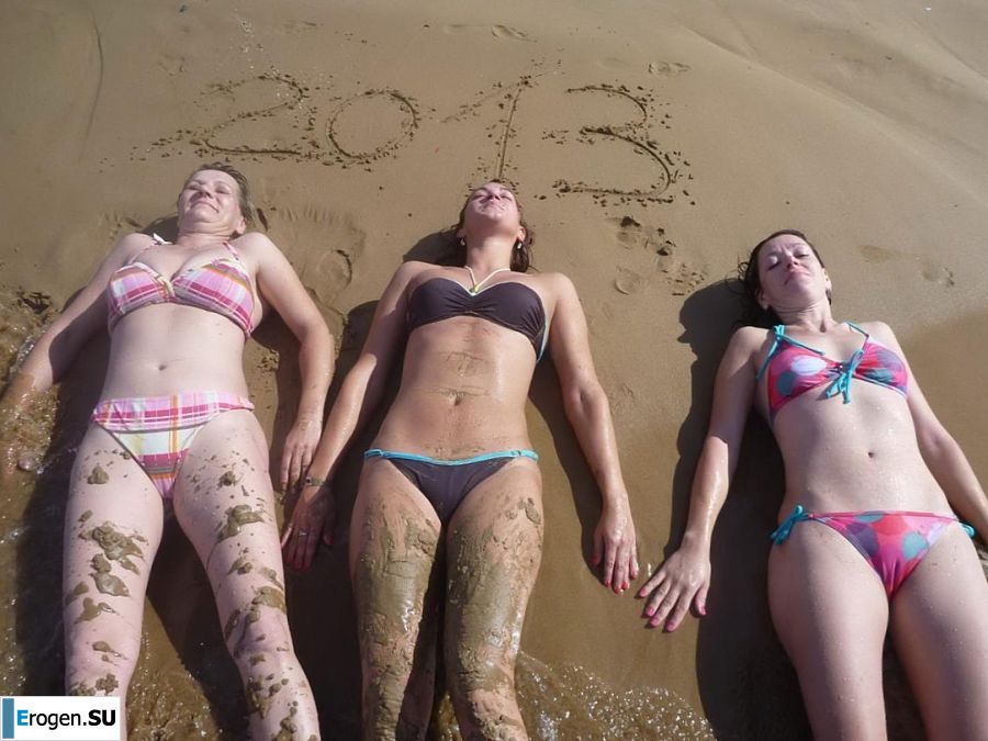 fun on a nudist beach. Photo 18