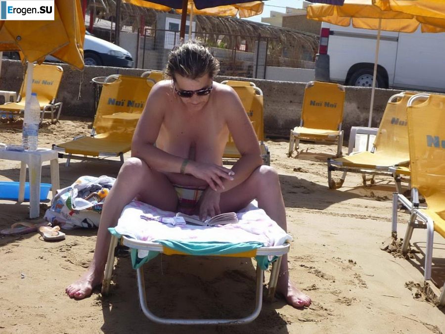 fun on a nudist beach. Photo 34