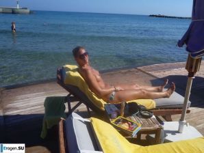 fun on a nudist beach. Thumb 40