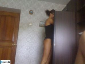 anxious husband catches his undressed wife on camera. Thumb 5
