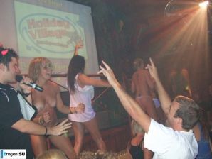 competition of wet t-shirts in a night club. Thumb 23